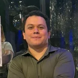 Alex Vieira, corretor de planos de saúde
